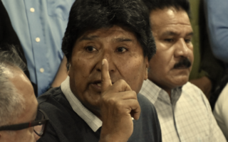 Evo Morales desafía a la justicia y se atrinchera en su feudo cocalero