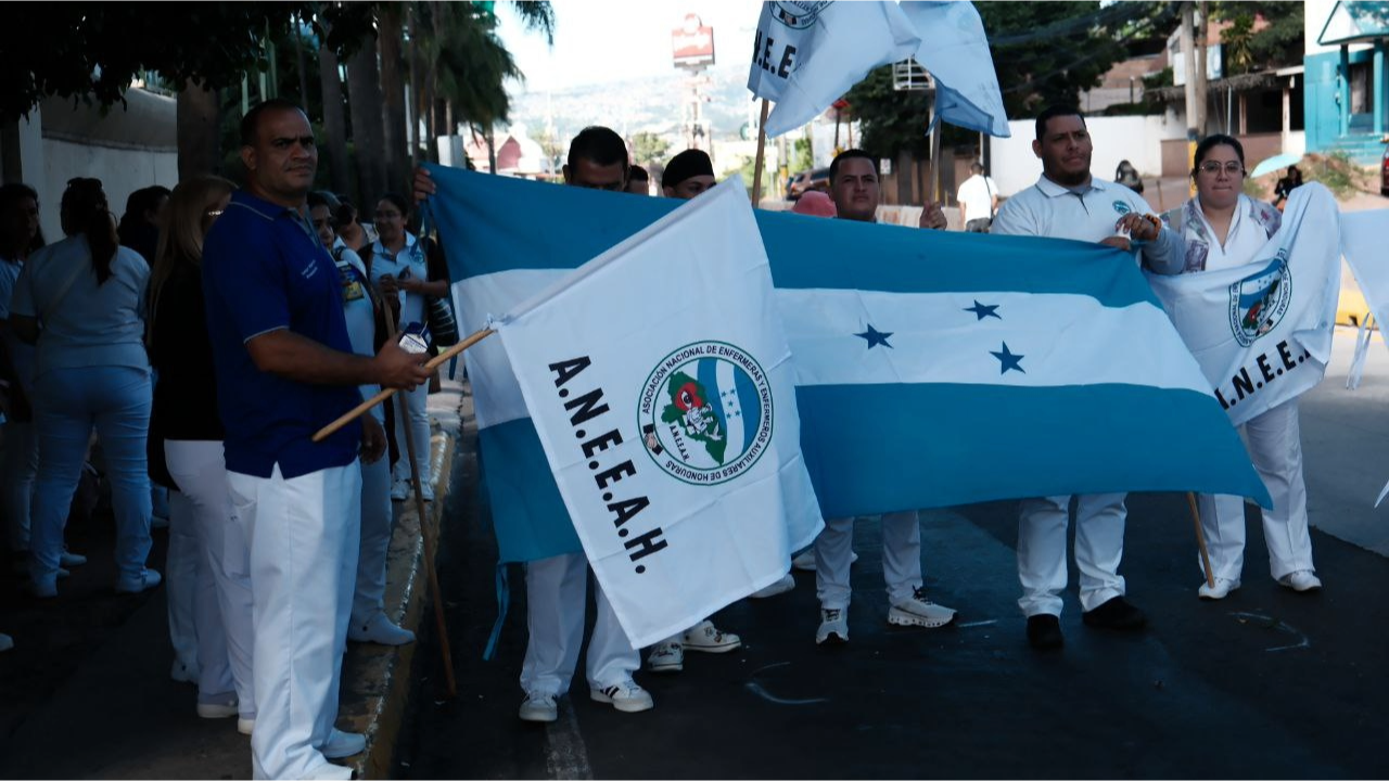 Enfermeras auxiliares inician paro nacional por incumplimientos de pagos