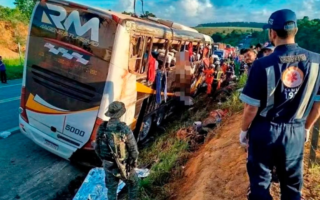 Nueve muertos en accidente de van que transportaba a equipo de remo en Brasil