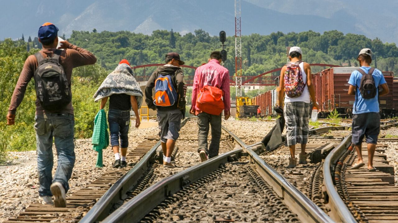 Hondureños lideran pedidos de asilo en frontera México-EEUU entre incertidumbre por Trump