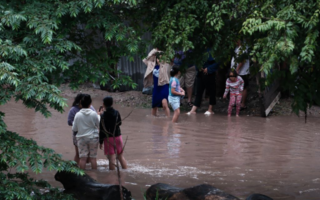 Cómo apoyar emocionalmente a los niños durante emergencias, según Unicef