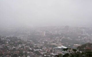 Vaguada y frente frío traerán lluvias en varios regiones del país