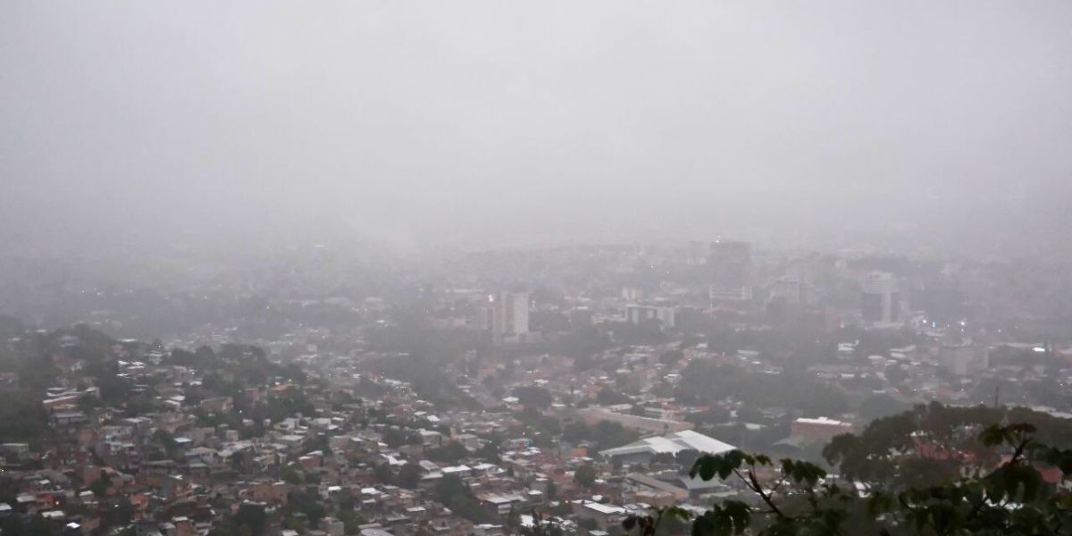 Vaguada y frente frío traerán lluvias en varios regiones del país