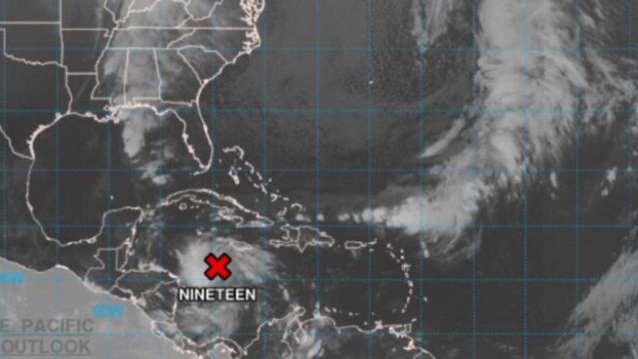 Se forma depresión tropical 19 frente a Honduras