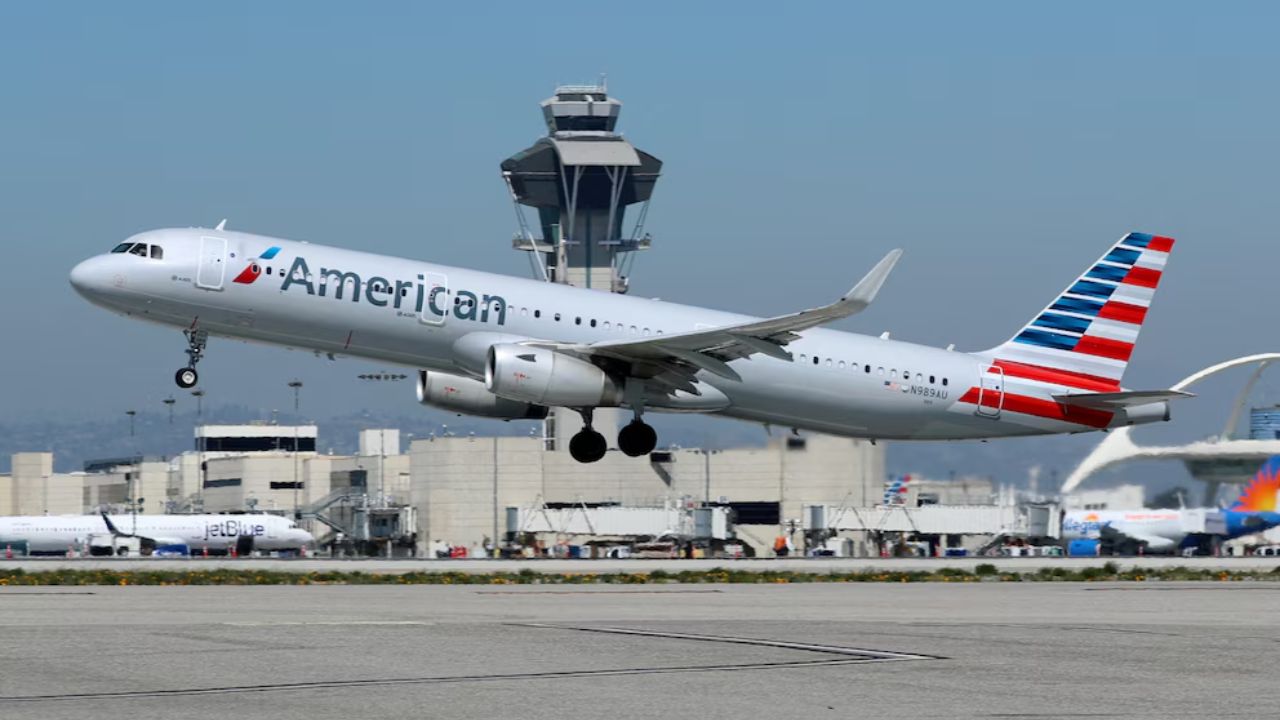 Intento de abrir puerta en vuelo 1915 de American Airlines