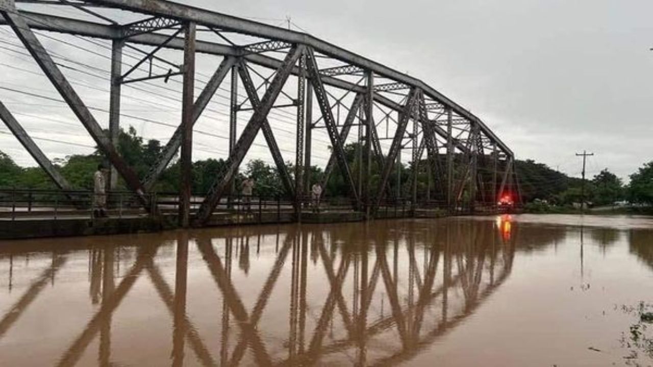 Alerta en Honduras por desbordamiento de ríos debido a la tormenta Sara