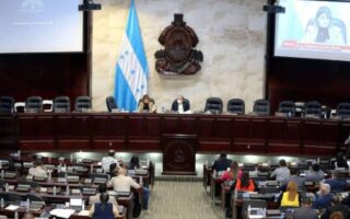 Congreso inicia segundo debate de ley fiscal entre polémicas y dudas