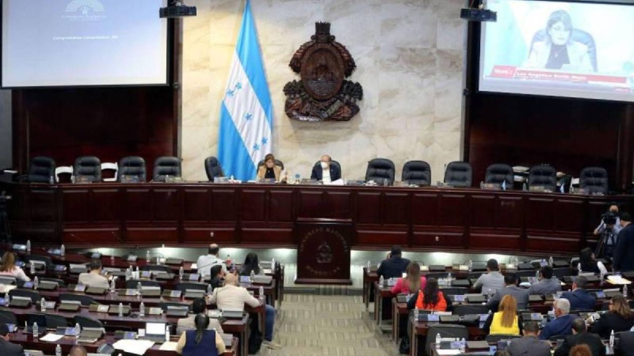 Congreso inicia segundo debate de ley fiscal entre polémicas y dudas