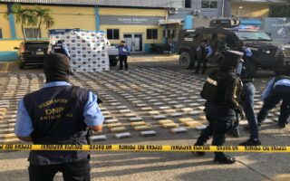 Autoridades de Honduras incautan 462 kilos de cocaína ocultos en un camión