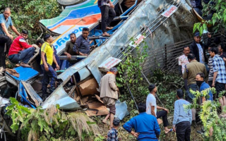 Al menos 36 muertos en un accidente de autobús en India