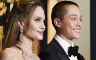 Angelina Jolie y su hijo Knox deslumbran en alfombra roja