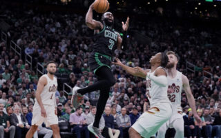 Celtics superan a los Cavaliers y les quitan el invicto