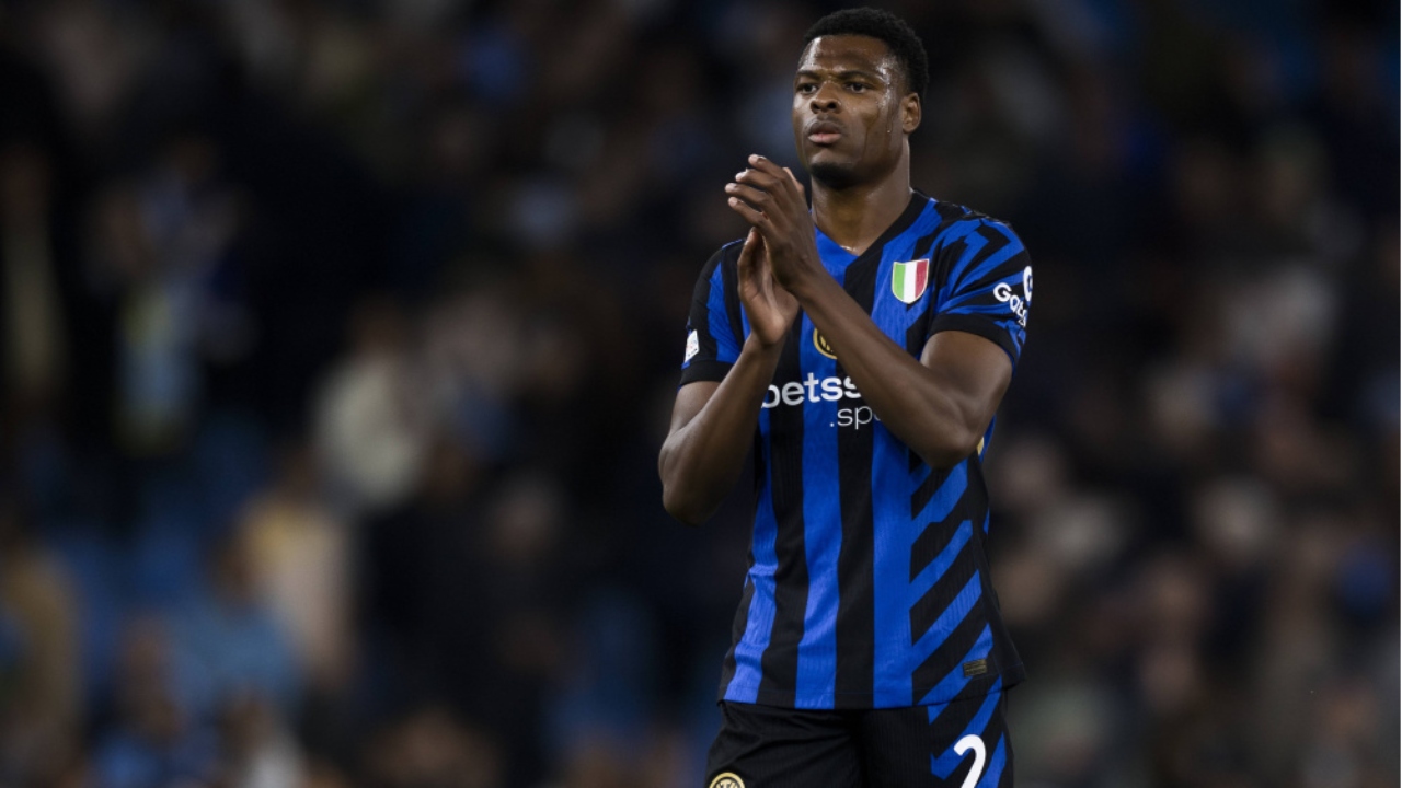 Denzel Dumfries renovó hasta el 2028 con el Inter