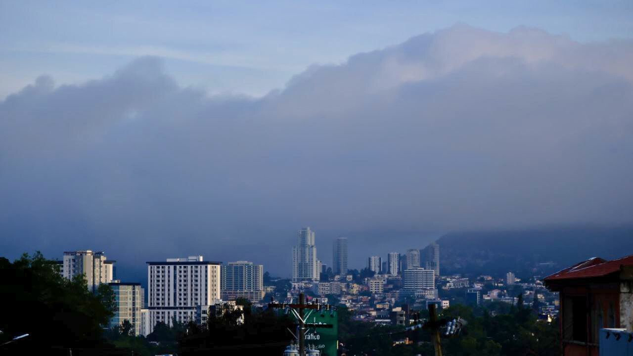 Temperaturas frescas y lluvias débiles en el país este jueves