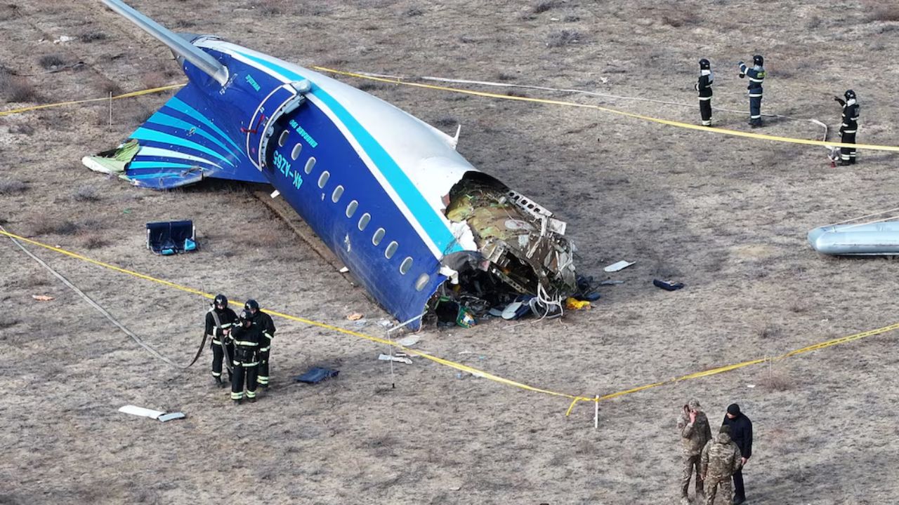 Trágico accidente de avión en Kazajistán: 39 muertos y 28 sobrevivientes