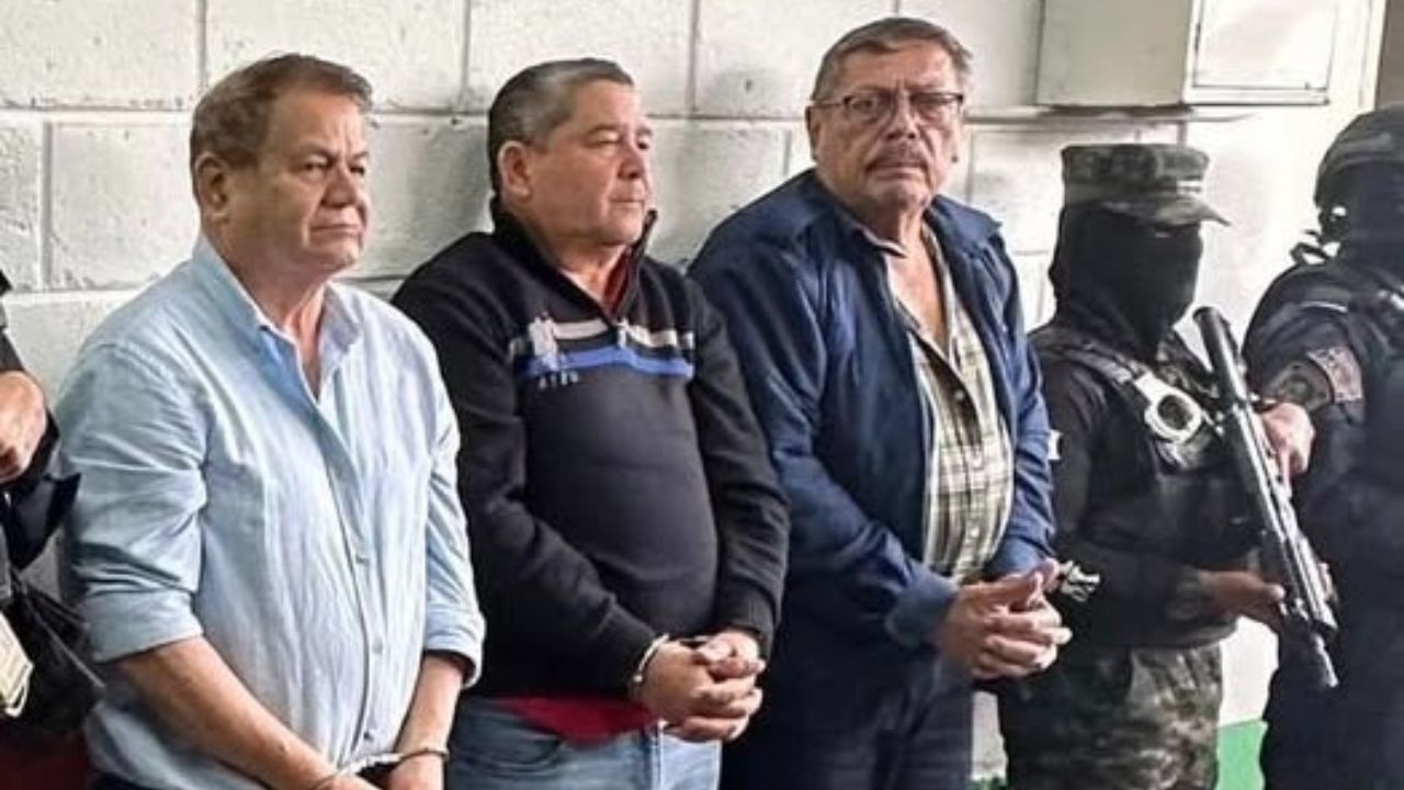 Exjefes militares acusados de homicidio en audiencia inicial