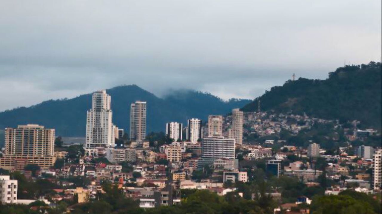 Pronóstico de temperaturas extremas en la zona sur, con máximas de hasta 35°C