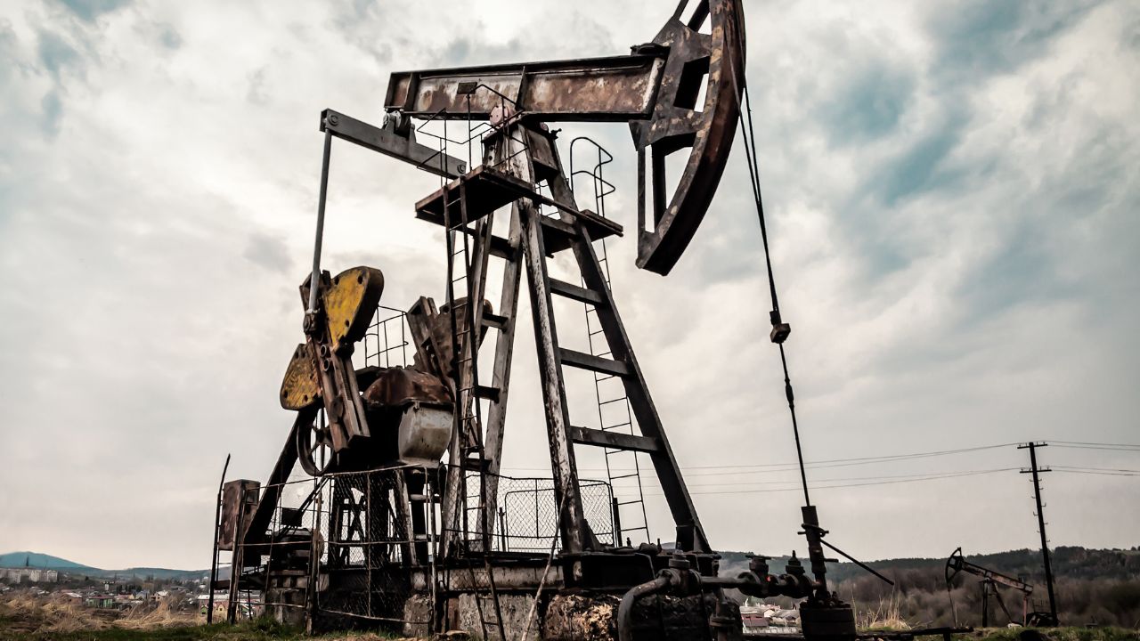 El petróleo de Texas inicia la semana con bajas