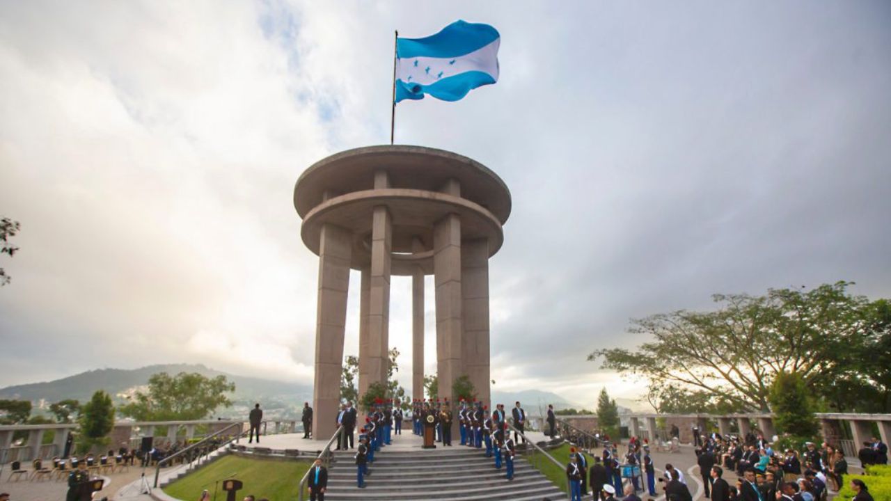 Cubanos, nicaragüenses y venezolanos, los que más se han naturalizado como hondureños